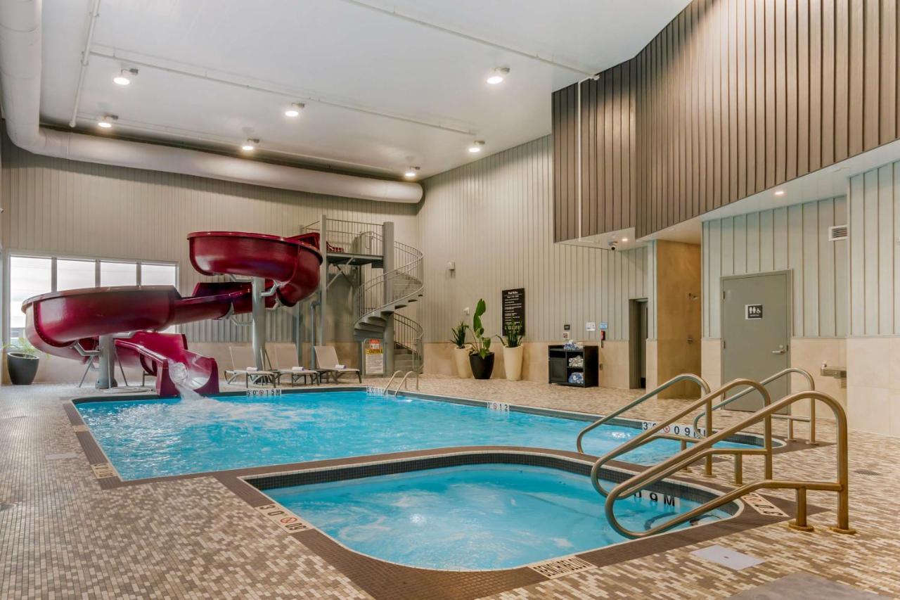 Best Western Plus Dauphin Exterior photo
